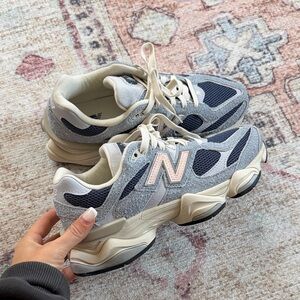 New Balance women’s 9060 size 7.5
